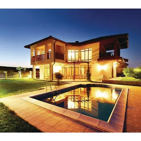 Three-bedroom Holiday In Kableshkovo Holiday home *
