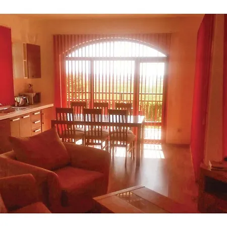 Three-bedroom Holiday In Kableshkovo Holiday home *